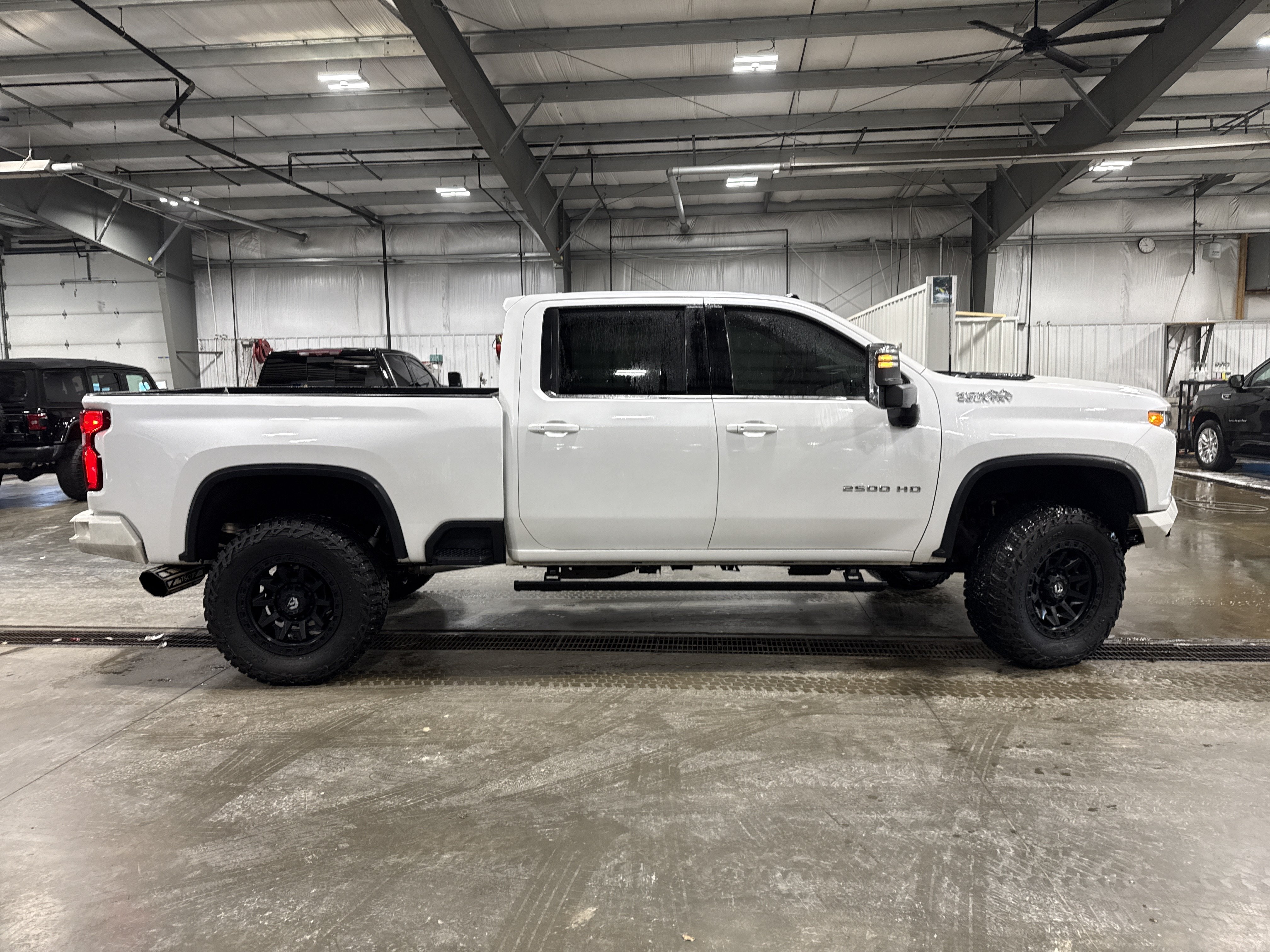 Used 2020 Chevrolet Silverado 2500 High Country w/ Z71 Off-Road Package AWD/4WD image 2