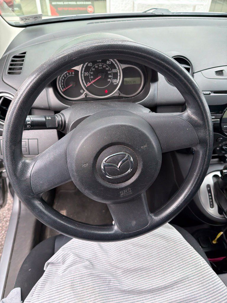 Used 2013 MAZDA MAZDA2 Sport FWD image 6