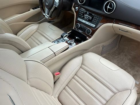 Used 2015 Mercedes-Benz SL 63 AMG image 16