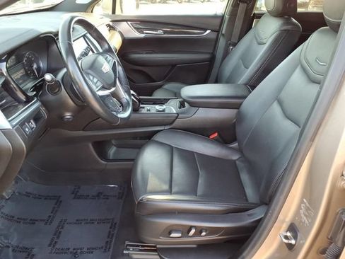 Used 2022 Cadillac XT5 Premium Luxury FWD image 6