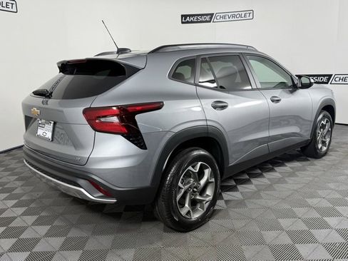 New 2025 Chevrolet Trax LT w/ Driver Confidence Package image 6