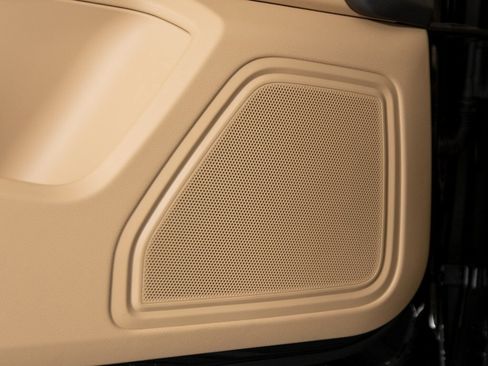 New 2026 Porsche Macan image 21