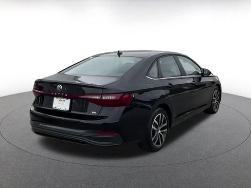 Used 2025 Volkswagen Jetta SE image 14