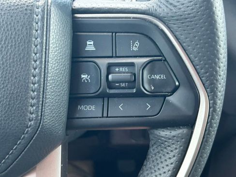 Used 2025 Toyota Tundra Limited image 44