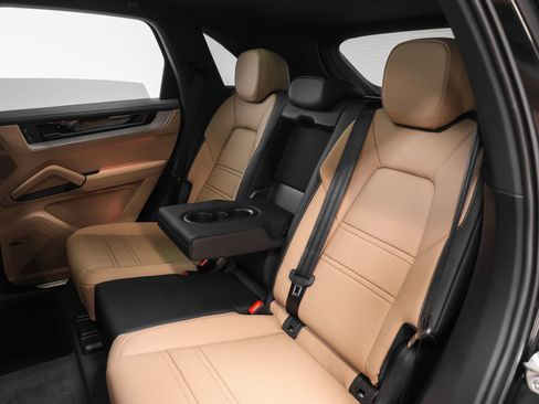 New 2026 Porsche Cayenne image 42