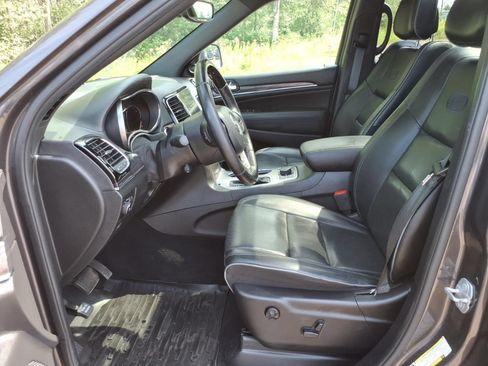 Used 2020 Jeep Grand Cherokee Overland AWD/4WD image 15