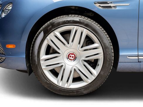 Used 2017 Bentley Continental GT image 29