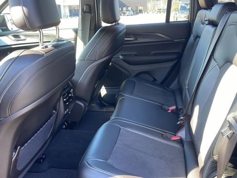 New 2025 Jeep Grand Cherokee Altitude image 25