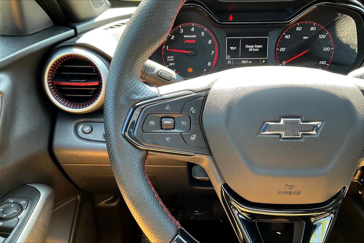 Used 2025 Chevrolet Trax RS w/ Driver Confidence Package FWD image 23