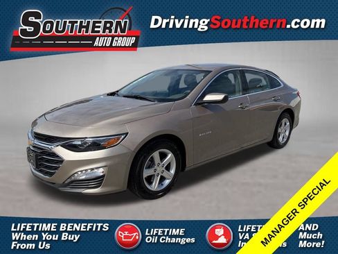 Used 2024 Chevrolet Malibu LT FWD image 1