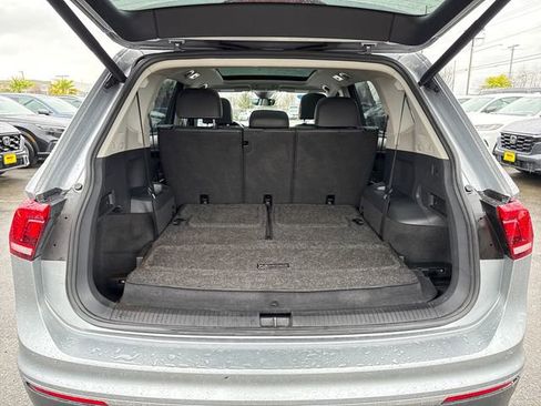 Used 2021 Volkswagen Tiguan SE image 13