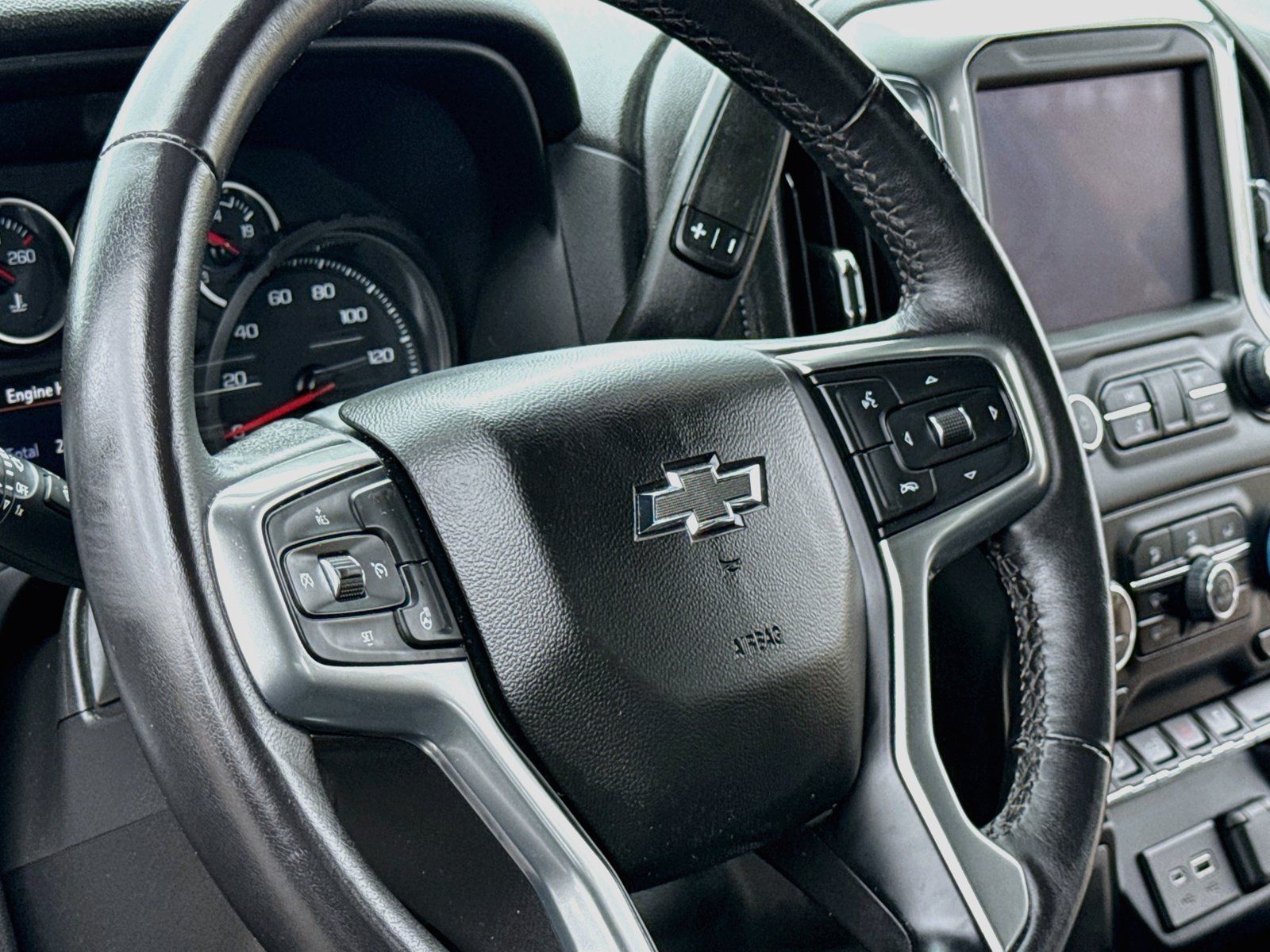 Used 2022 Chevrolet Silverado 1500 LT Trail Boss w/ Bed Protection Package AWD/4WD image 13