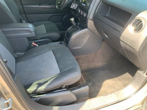 Used 2014 Jeep Patriot Latitude w/ Sun/Sound Group AWD/4WD image 16