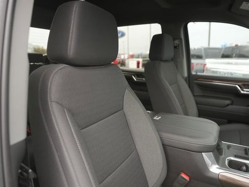 Used 2024 Chevrolet Silverado 1500 LT image 19