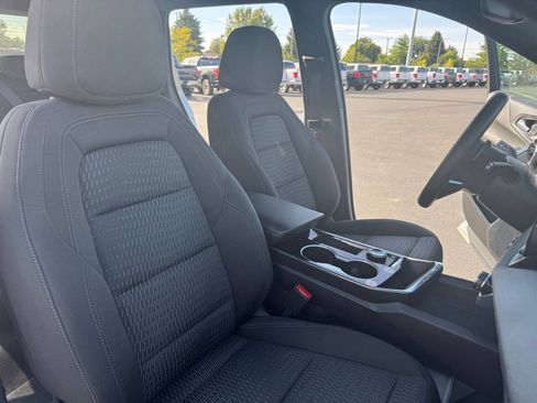 Used 2026 Chevrolet Equinox LT AWD/4WD image 17