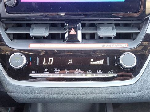 Certified 2025 Toyota Corolla SE image 15