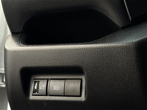 Used 2025 Toyota RAV4 LE image 32