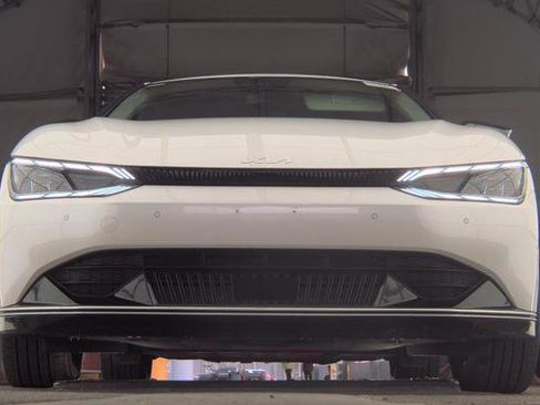 Used 2024 Kia EV6 Wind image 4