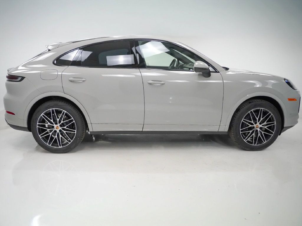 Certified 2026 Porsche Cayenne Coupe AWD/4WD image 9