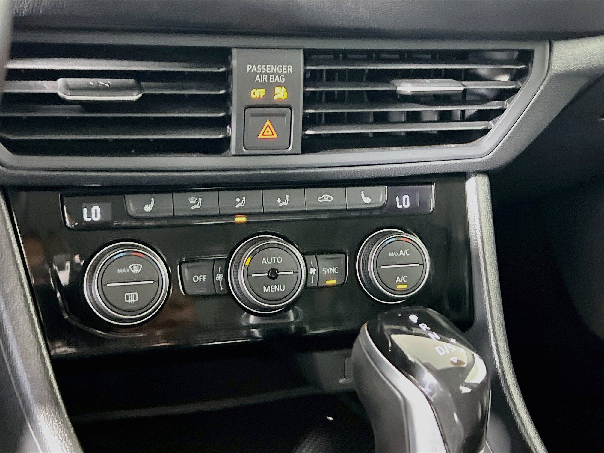 Used 2024 Volkswagen Jetta SE FWD image 26