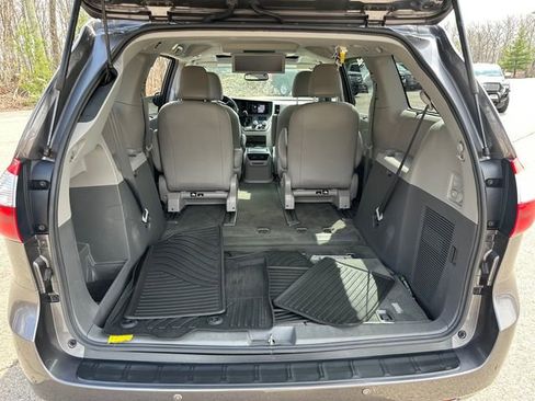 Used 2017 Toyota Sienna XLE Premium AWD/4WD image 13