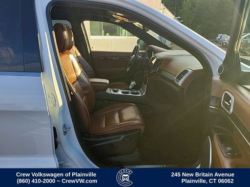 Used 2019 Jeep Grand Cherokee Summit AWD/4WD image 17