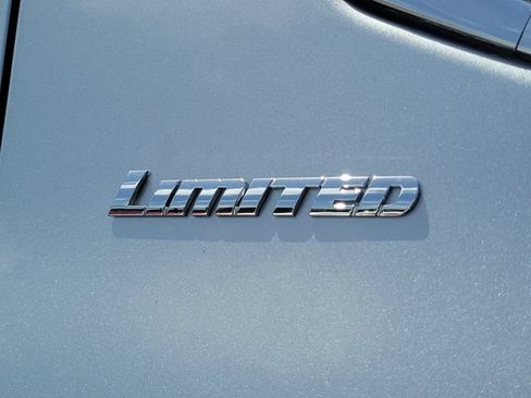 Used 2025 Toyota Tundra Limited AWD/4WD image 5