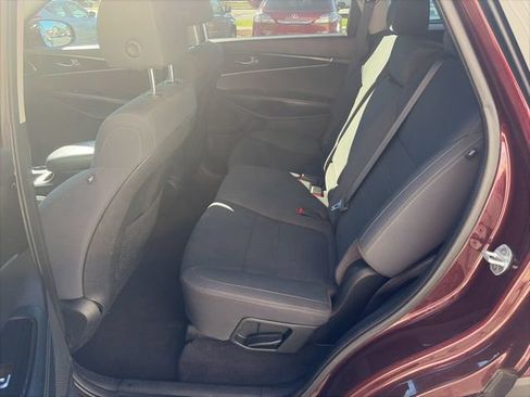 Used 2019 Kia Sorento AWD image 19