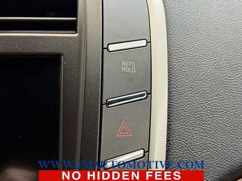 Used 2018 Lincoln MKC Select image 32