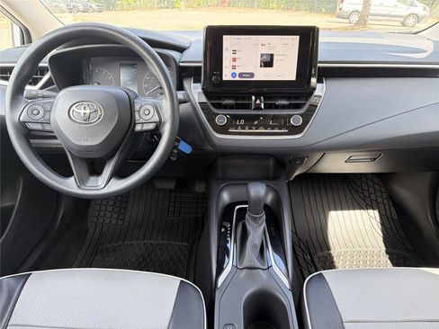 Used 2023 Toyota Corolla LE w/ Carpet Mat Package (TMS) FWD image 9