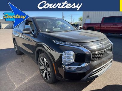 Used 2025 Mitsubishi Outlander SE