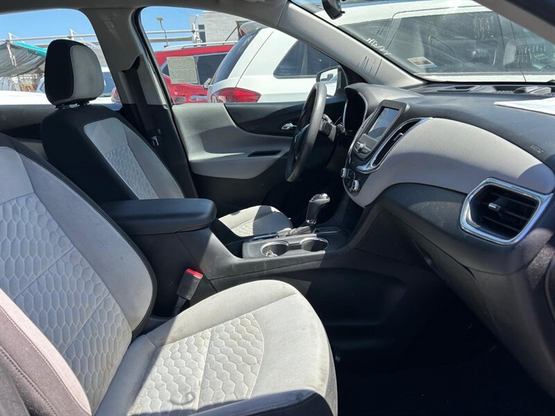 Used 2021 Chevrolet Equinox LS FWD image 13