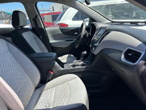Used 2021 Chevrolet Equinox LS FWD image 13