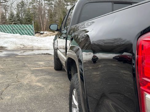 Used 2017 Toyota Tacoma SR5 image 17