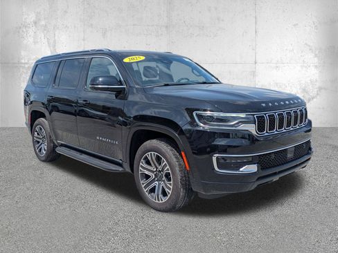 Used 2025 Jeep Wagoneer 4WD w/ Convenience Group I image 2