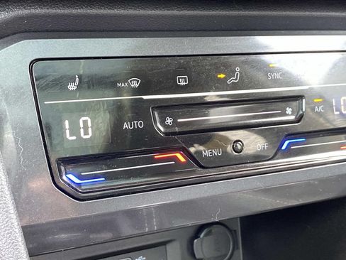 Used 2023 Volkswagen Tiguan SE AWD/4WD image 17