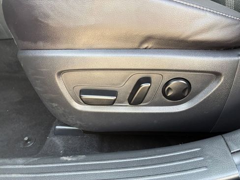 Used 2025 MAZDA CX-50 AWD 2.5 S w/ Premium Package image 22