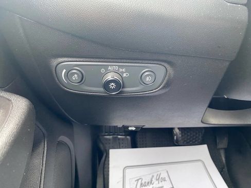 Used 2021 Chevrolet Equinox LT image 15