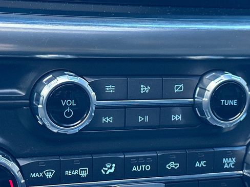 Used 2021 Ford F150 Lariat w/ Equipment Group 502A High image 30