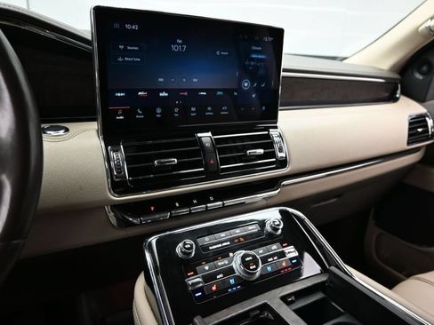 Used 2024 Lincoln Navigator Premiere AWD/4WD image 44