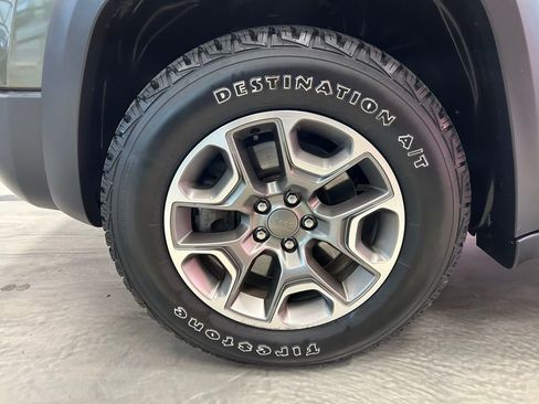 Used 2020 Jeep Cherokee Trailhawk w/ Cold Weather Group image 23