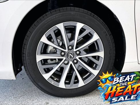 Used 2025 Lexus ES 350 w/ Accessory Package (Z2) FWD image 11