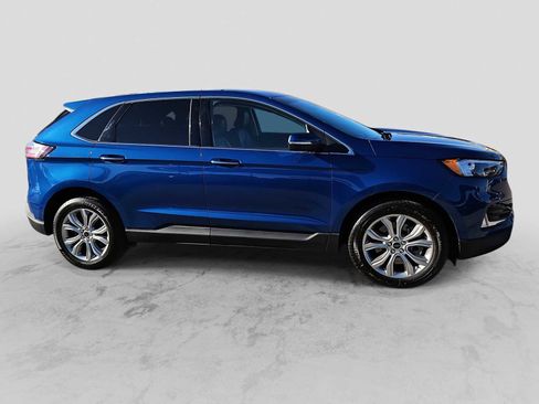 Used 2024 Ford Edge Titanium image 9
