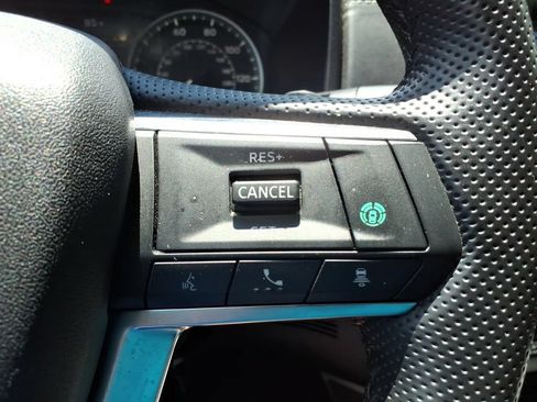 Used 2024 Mitsubishi Outlander AWD image 23