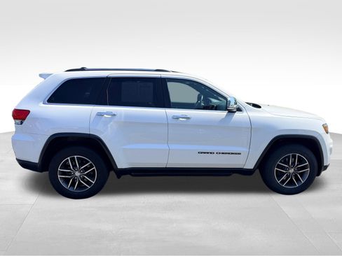 Used 2017 Jeep Grand Cherokee Limited AWD/4WD image 4