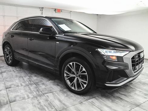 Used 2023 Audi Q8 Premium Plus w/ Premium Plus Package AWD/4WD image 3