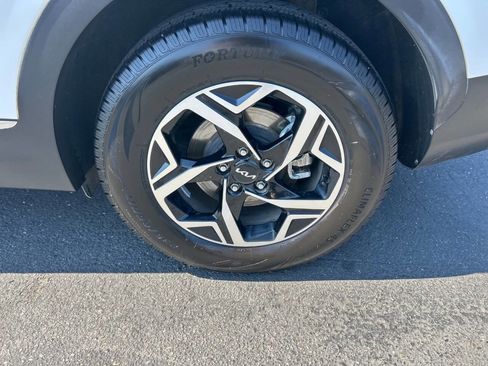 Used 2023 Kia Sportage LX image 8