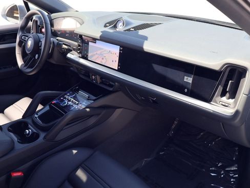 New 2026 Porsche Cayenne Coupe AWD/4WD image 27