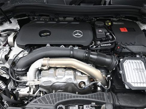 New 2025 Mercedes-Benz GLA 250 image 32