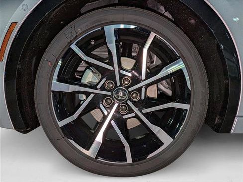 New 2026 Toyota Prius Plug-In Hybrid image 10